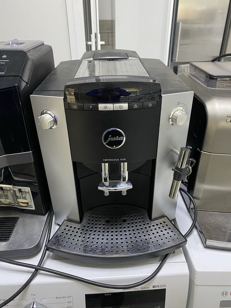 Кофемашина/кофеварка Saeco/Delonghi