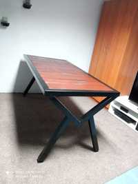 Stół w stylu nowoczesnym