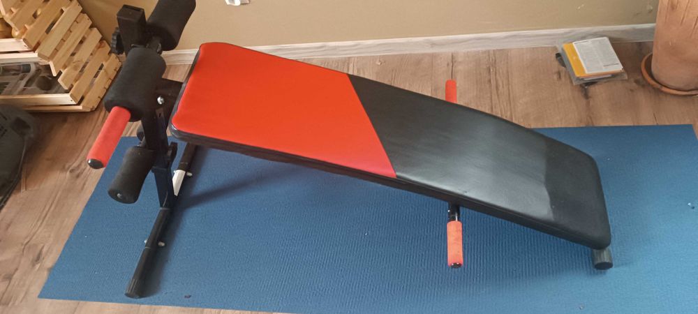 ławeczka skośna do brzuszków