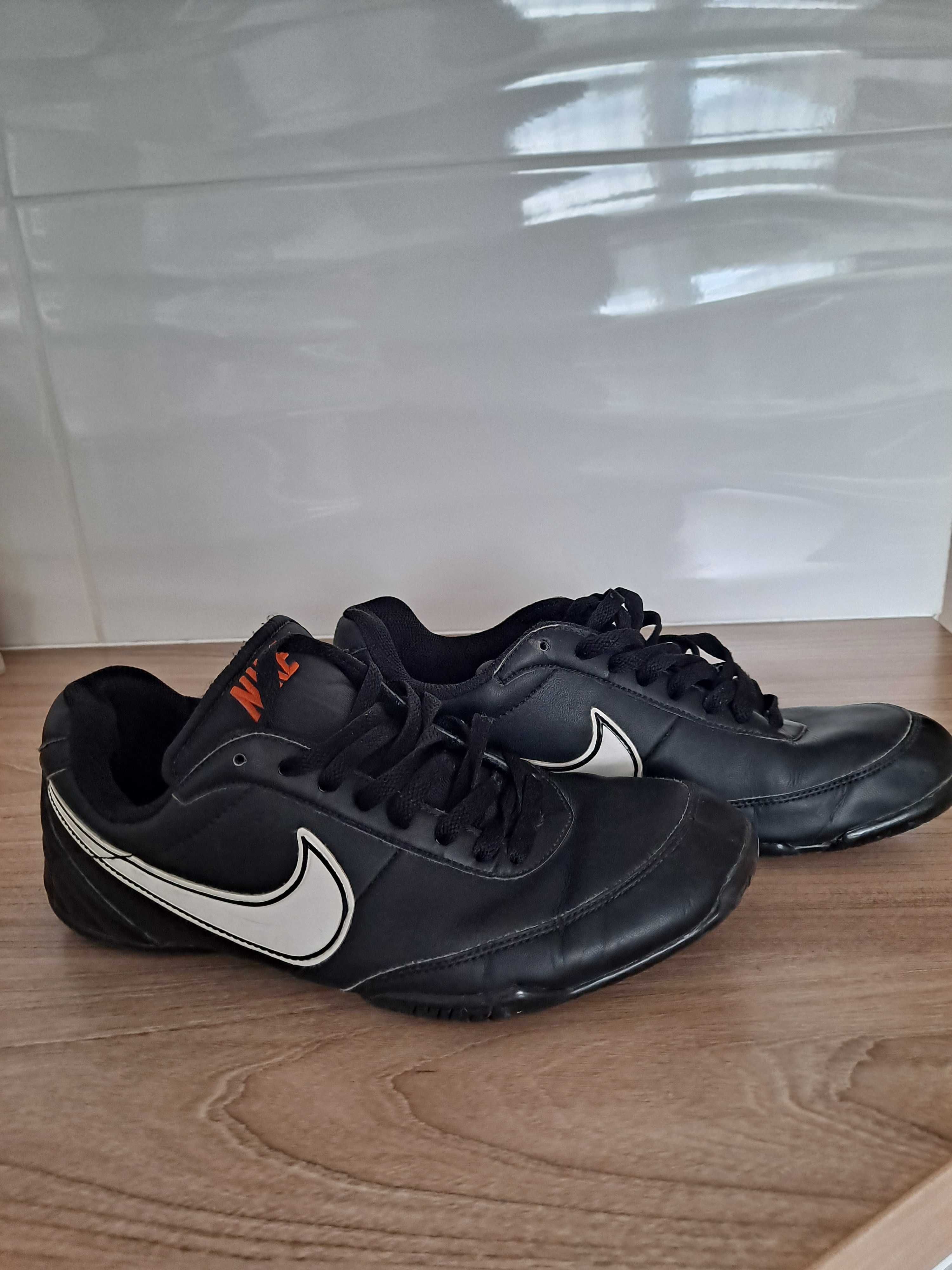 Czarne Buty Nike 41