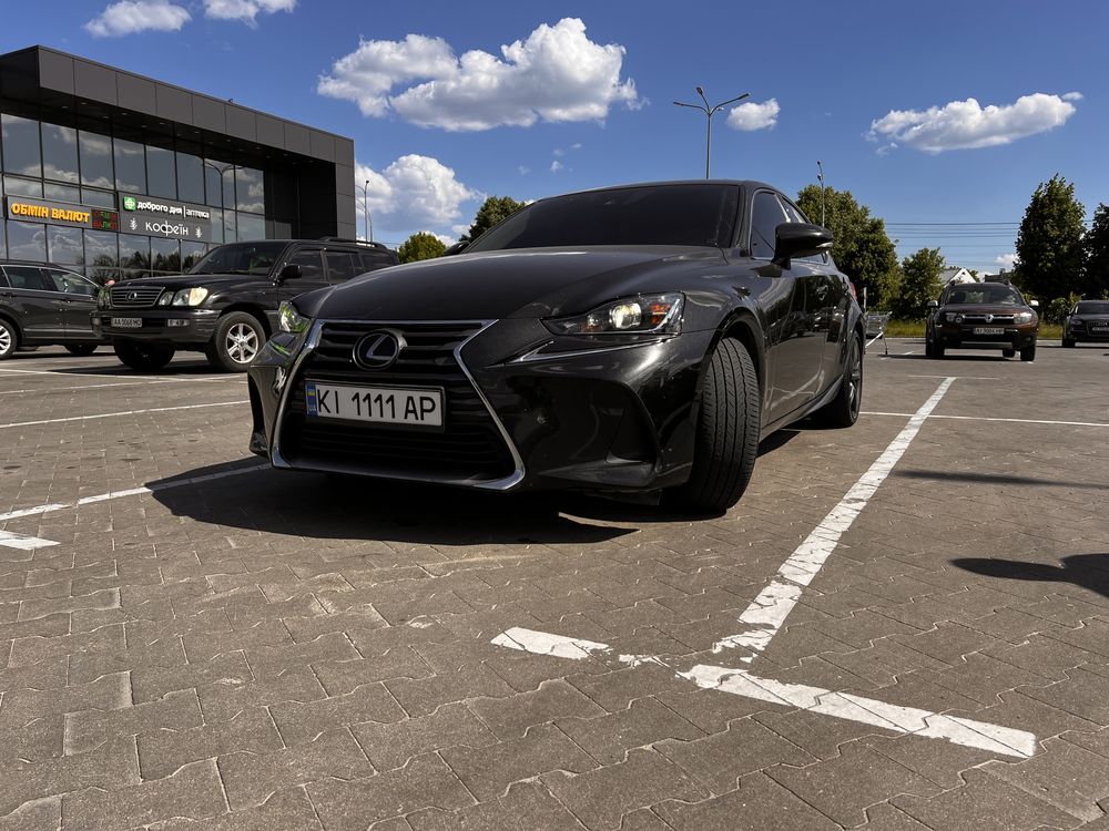 Lexus is 350 в ідеальному стані