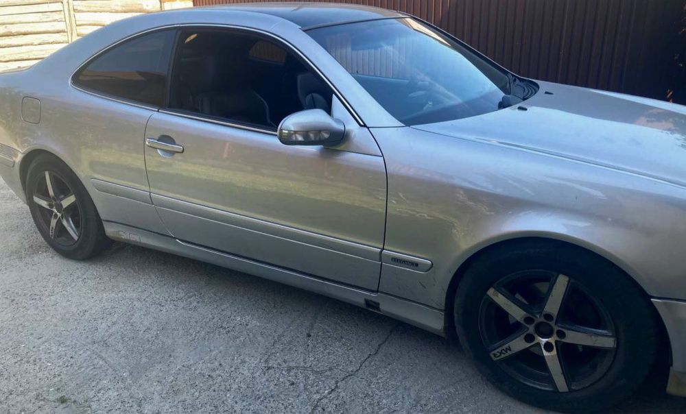 Mercedes-Benz CLK 200 w208