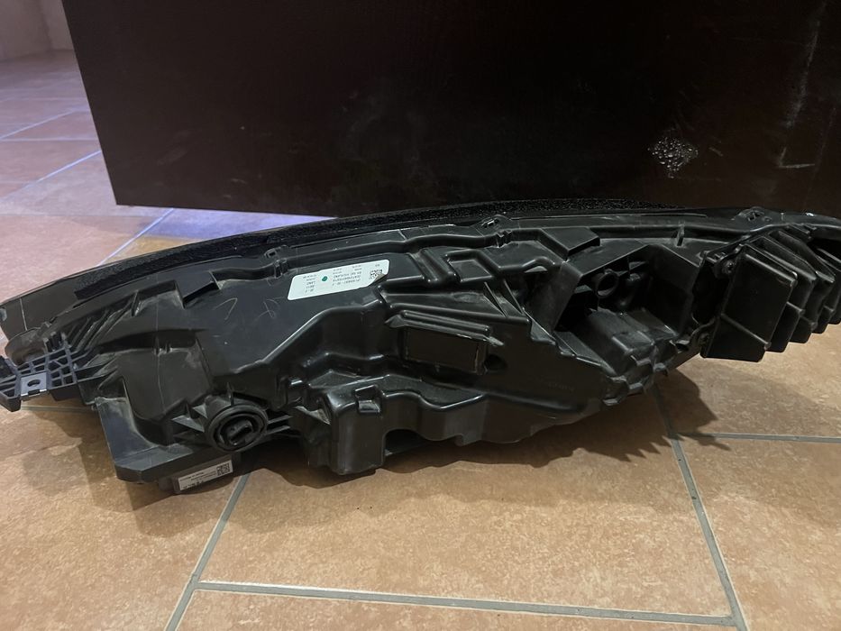 Фара права tesla highland оригінал США