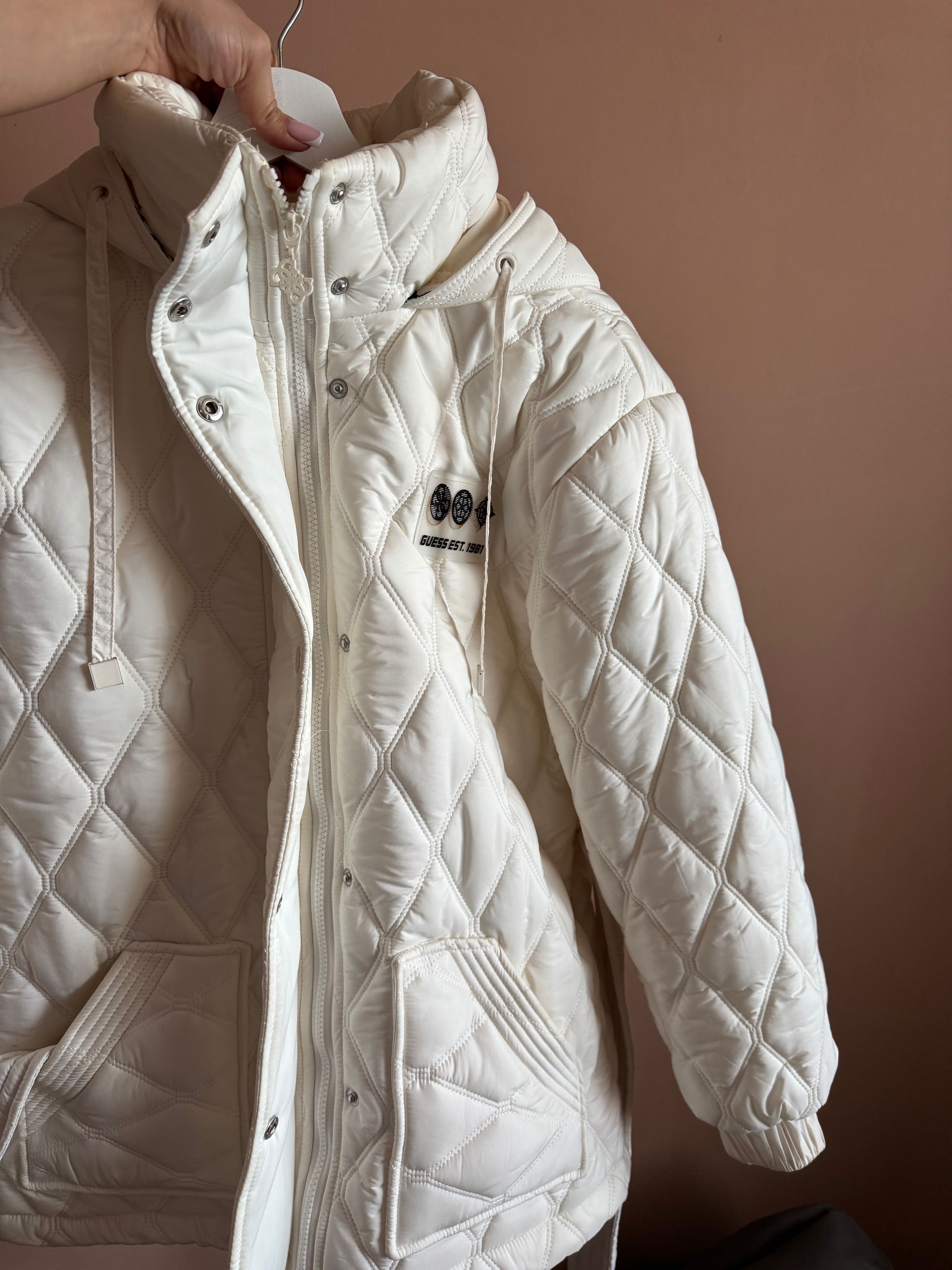 Куртка брендова Guess молочна S -M