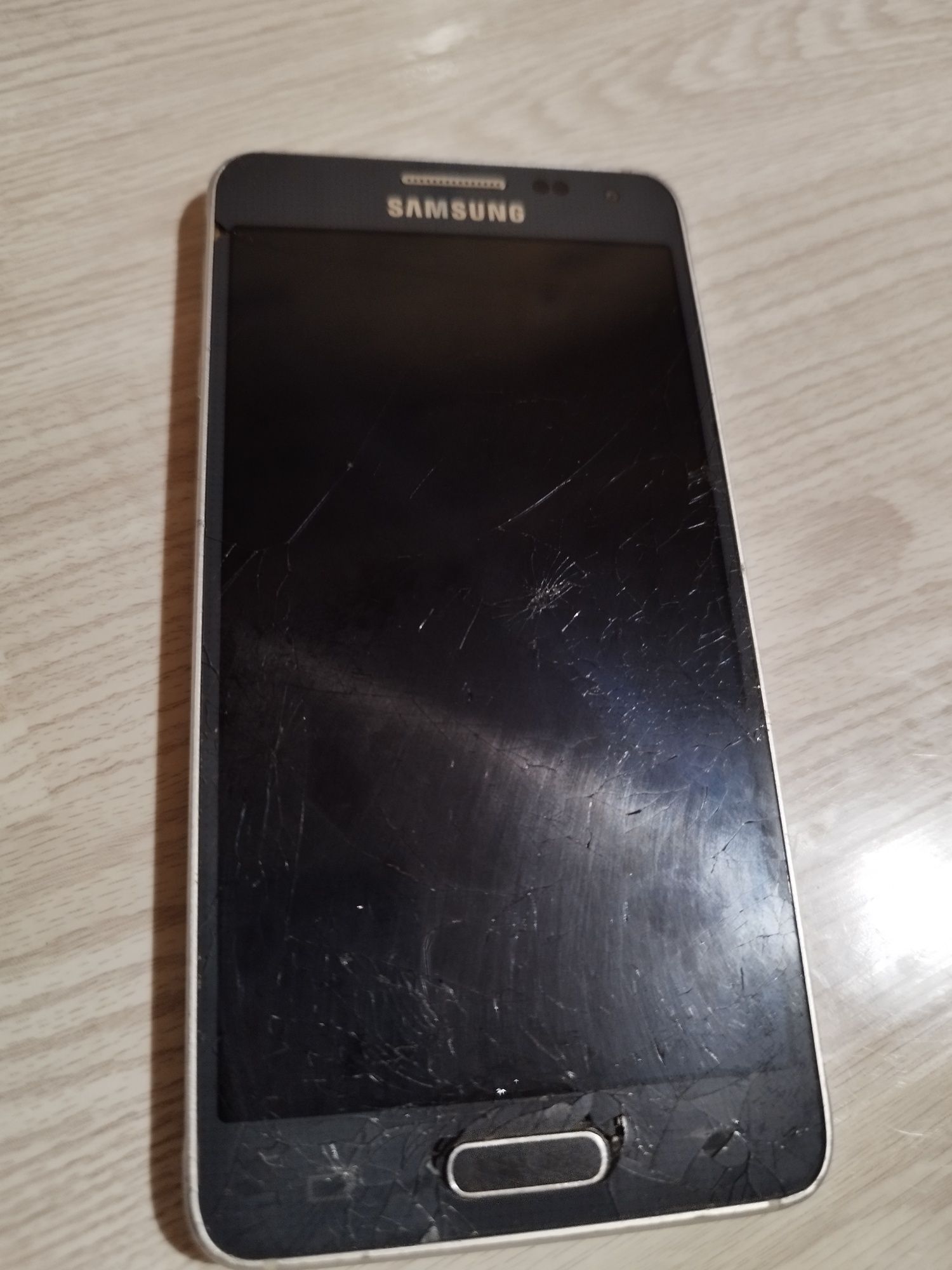 Продам Samsung Alpha