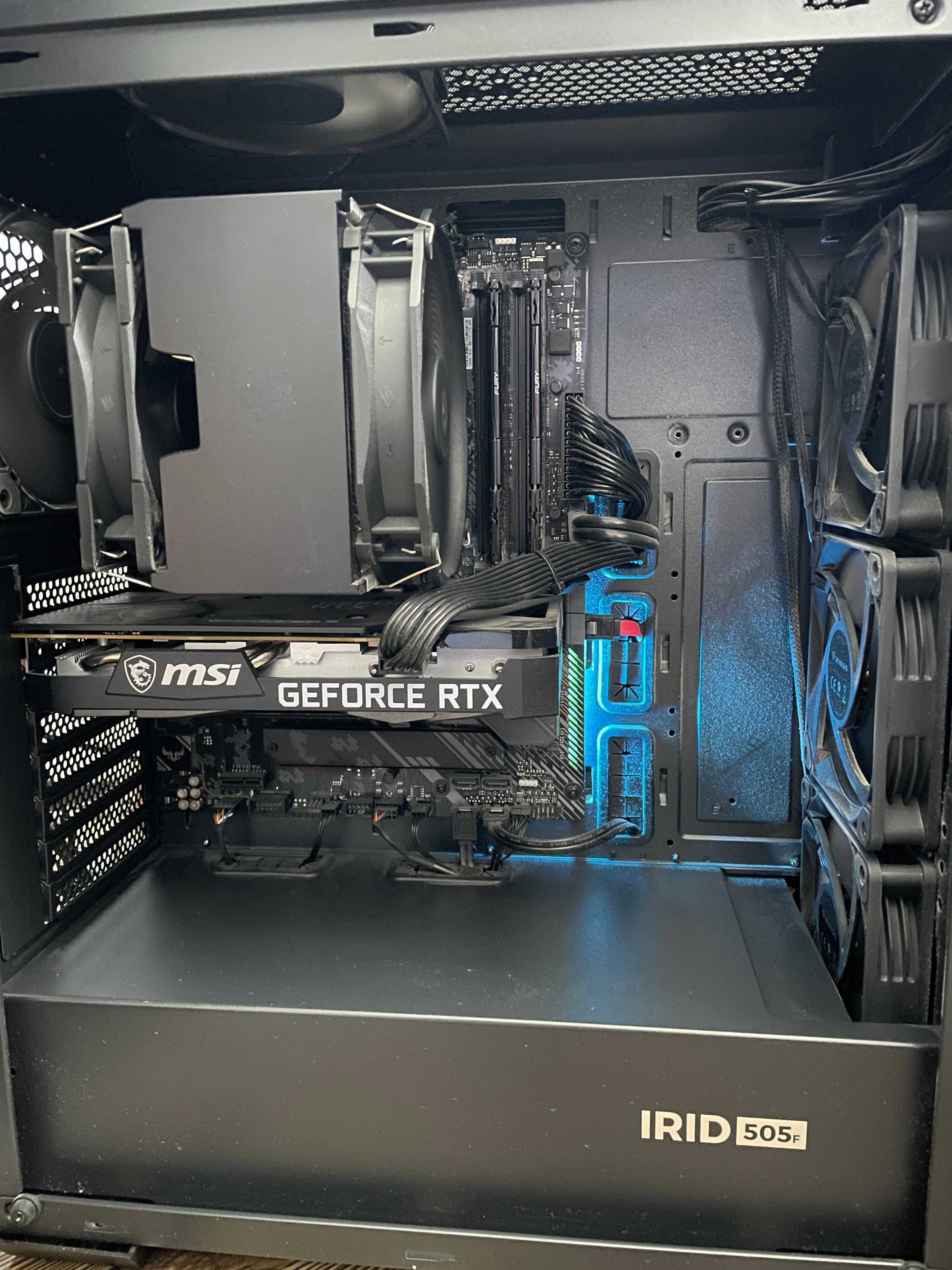 Komputer stacjonarny AMD 5, RAM 64GB, NVMe 3TB, GPU 12GB