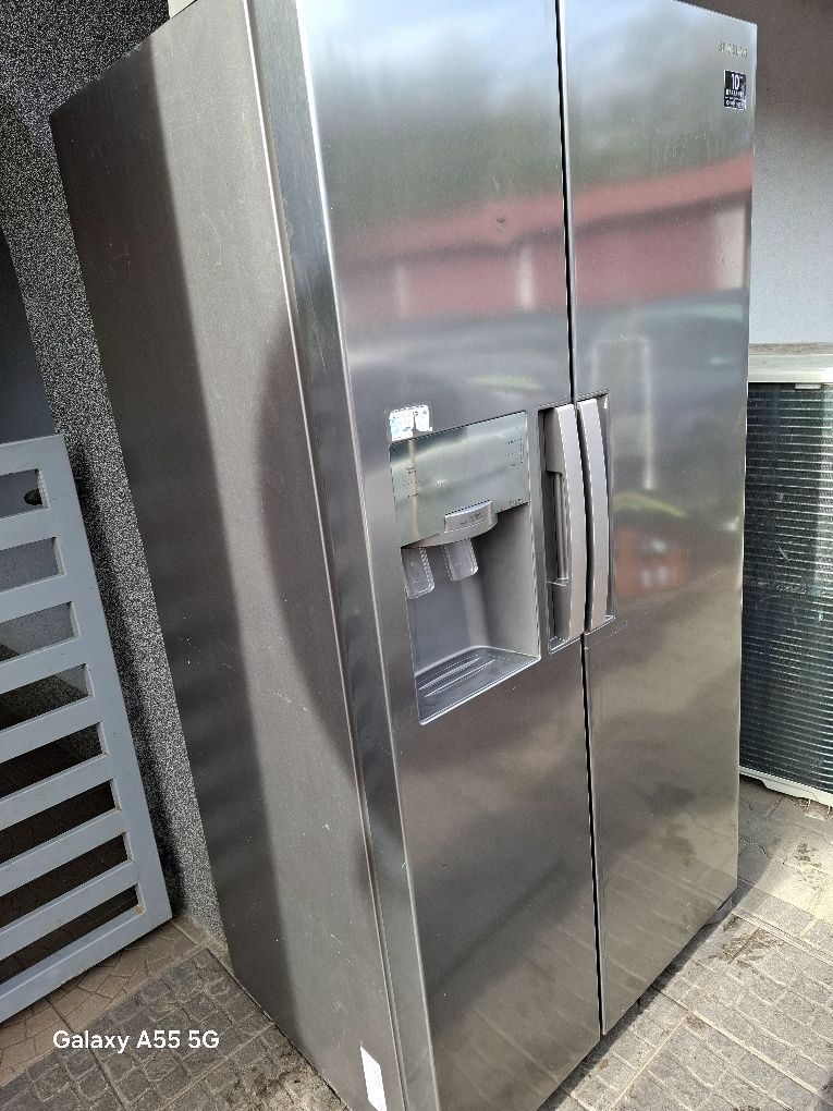 Lodówka z zamrażarką samsung side z kostkarką oraz zimna wodą