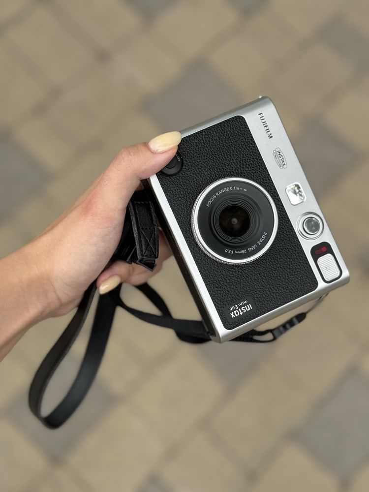 Оренда полароїд instax mini evo день народження весілля дівич-вечір