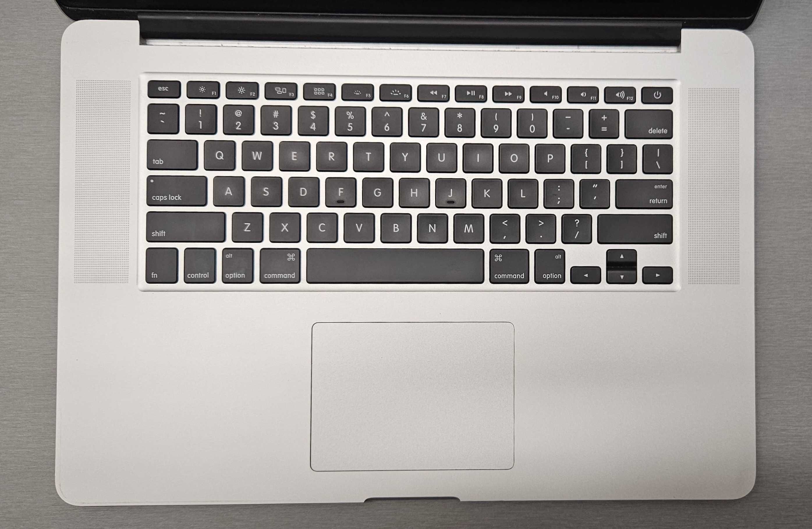 MacBook Pro A1398 (2013-2014) 15,6" i7- 4750HQ /RAM - 8GB/ SSD-128GB