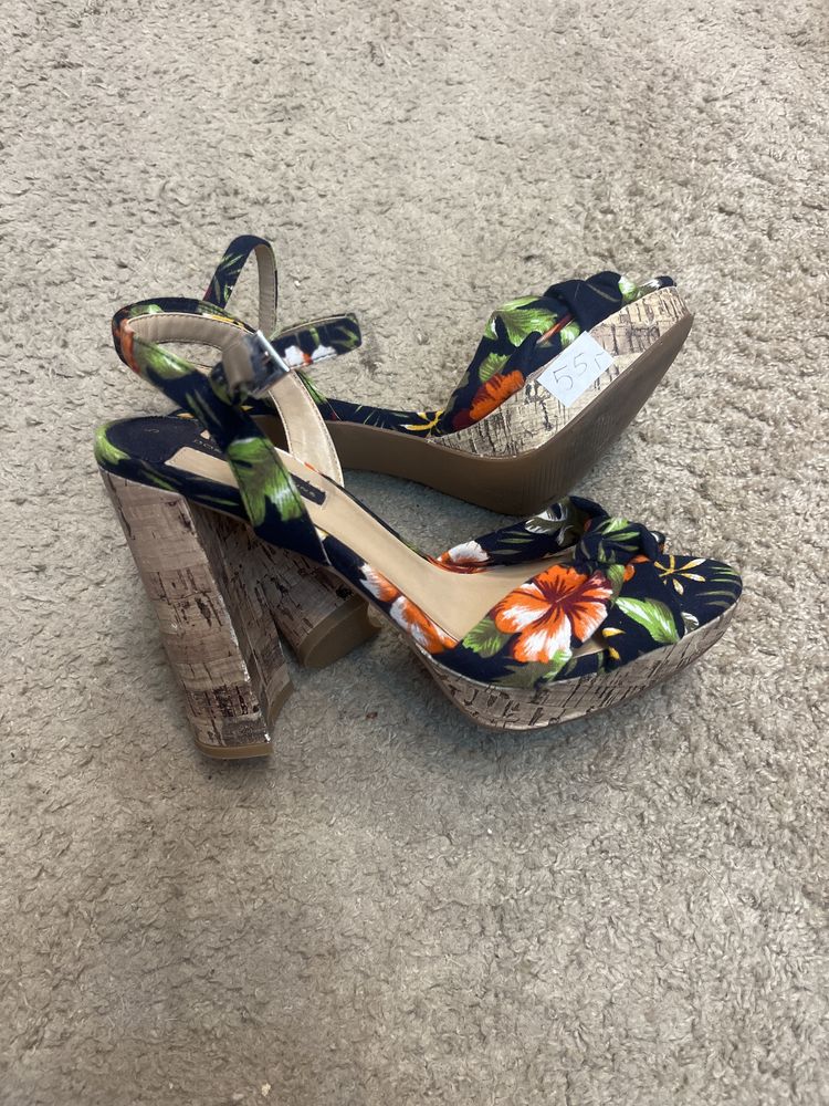 Buty na obcasie