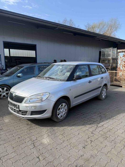 Автозапчастини Skoda Fabia 2 Шкода Фабія Roomster розборка Шрот