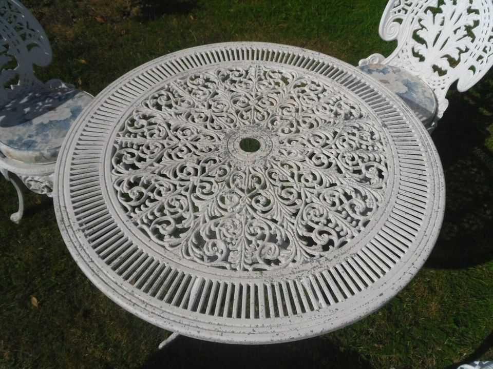 Zabytkowy komplet aluminiowych mebli ogrodowych unikatowy styl RETRO