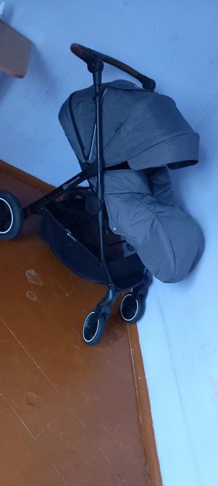 Продам дитячу коляску