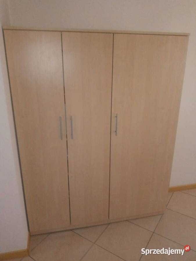 Solidna szafa biurowa w dobrym stanie