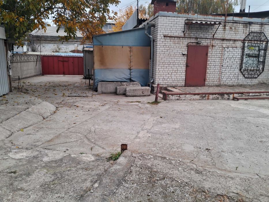 Продам комплекс в Центре пл.1643 кв.м., участок 0,16 Га, р-н. Озерка