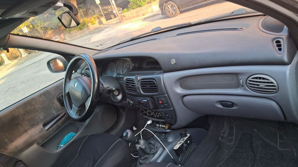 Renault Megane RXE ano 2000