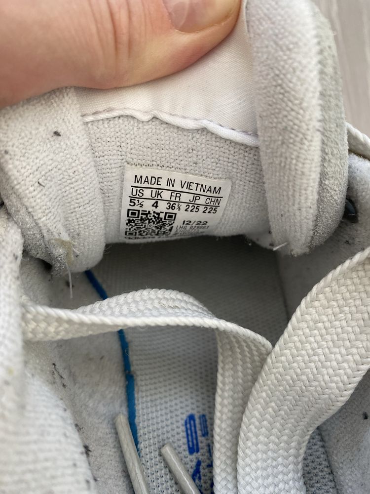 Продам оригінальне взуття Аdidas