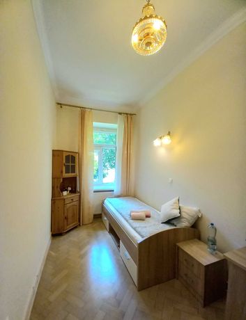 Room for rent with a great view of Saxon Garden in the Center of city!