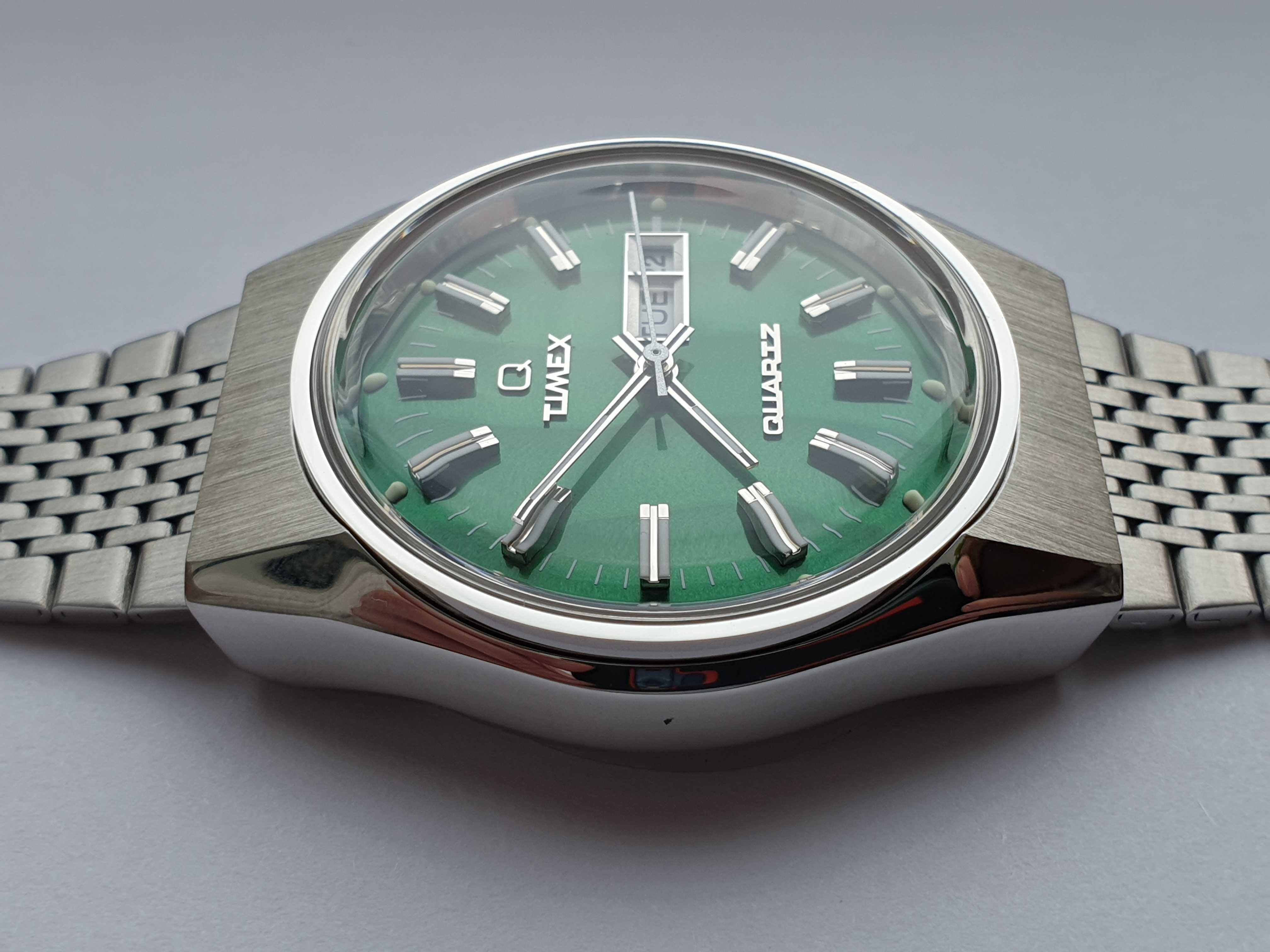 Чоловічий годинник часы Timex Q FALCON EYE TX2U95400 нові
