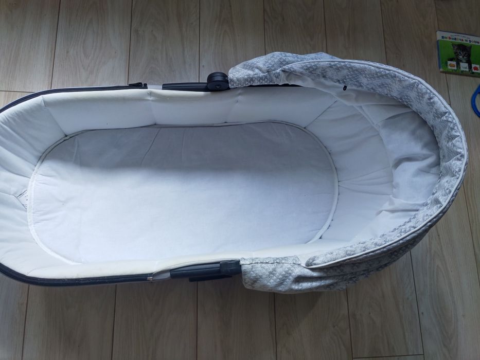 Sprzedam wózek spacerówka + gondola