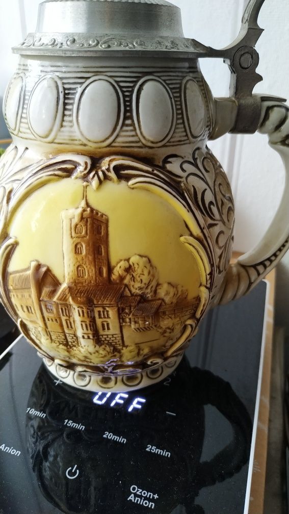 Kufel zamek Wartburg rycerz porcelana Sitzendorf (