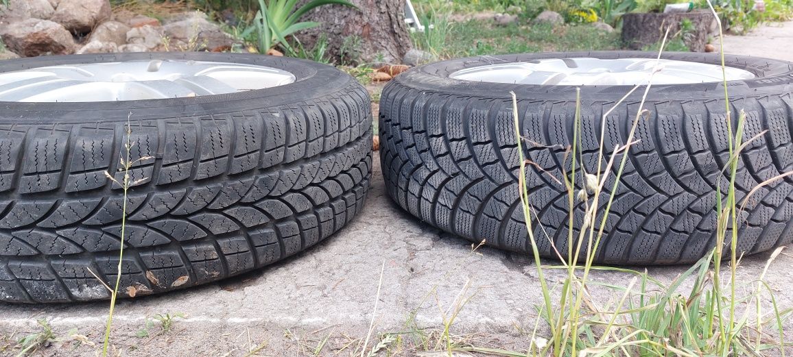 2 Opony letnie Nokian 205/55/16 i 4 Alu kola z zimowymi oponami 15cali