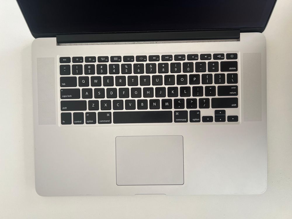 Macbook pro 15” 2015 i7 16gb