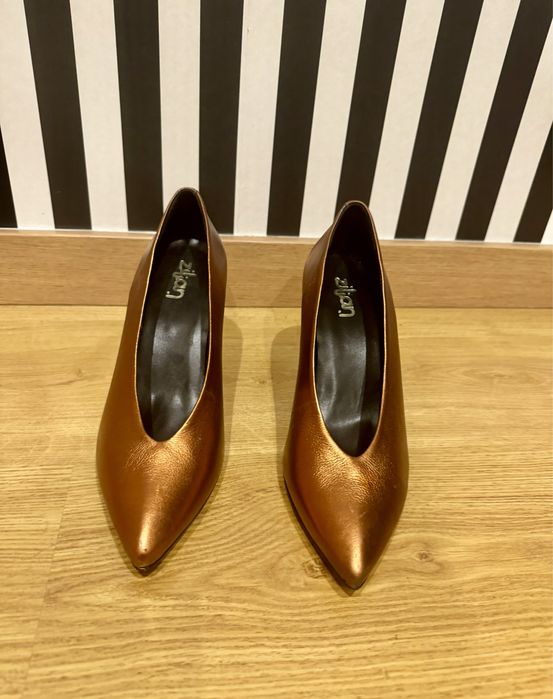 Sapatos Zilian Novos