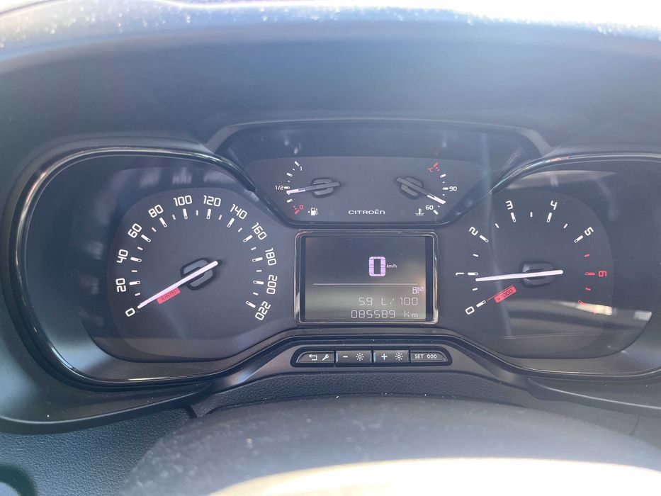 Продам свій автомобіль Citroen Berlingo 2019