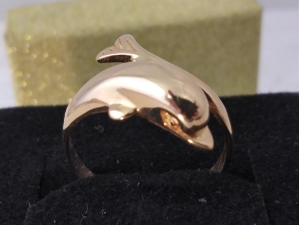 Śliczny złoty pierścionek delfin złoto 585
