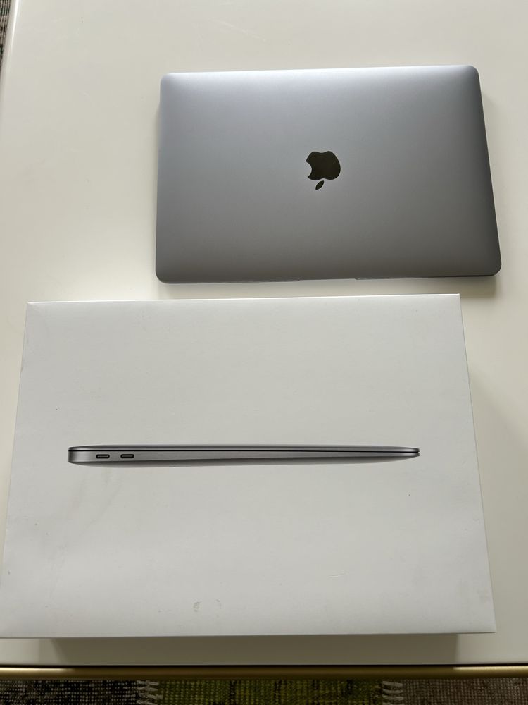 MacBook Air Retina 13.3-inch (2020) - Core i3 - 16GB SSD 256