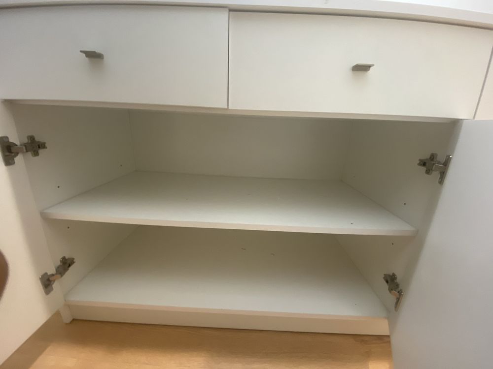 aparador branco com gavetas