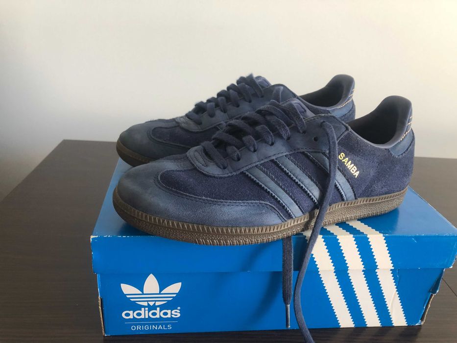 niebieskie buty adidas