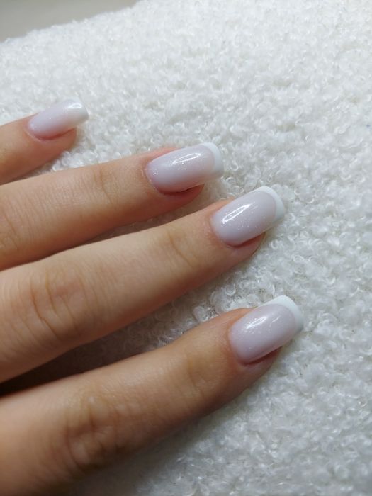 Манікюр, нарощення та покриття нігтів