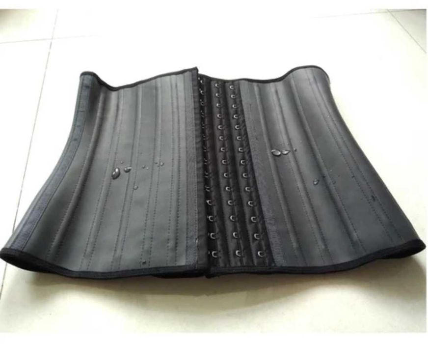 Обалденный корсет,отлично утягивает