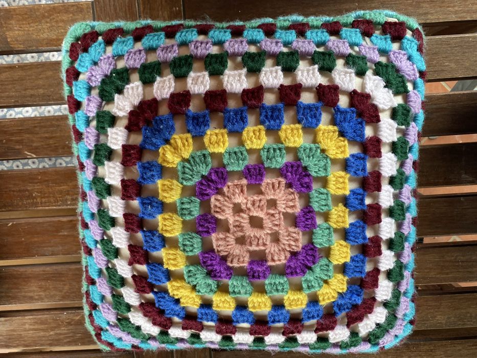 Almofadas em crochet, atesanais, coloridas