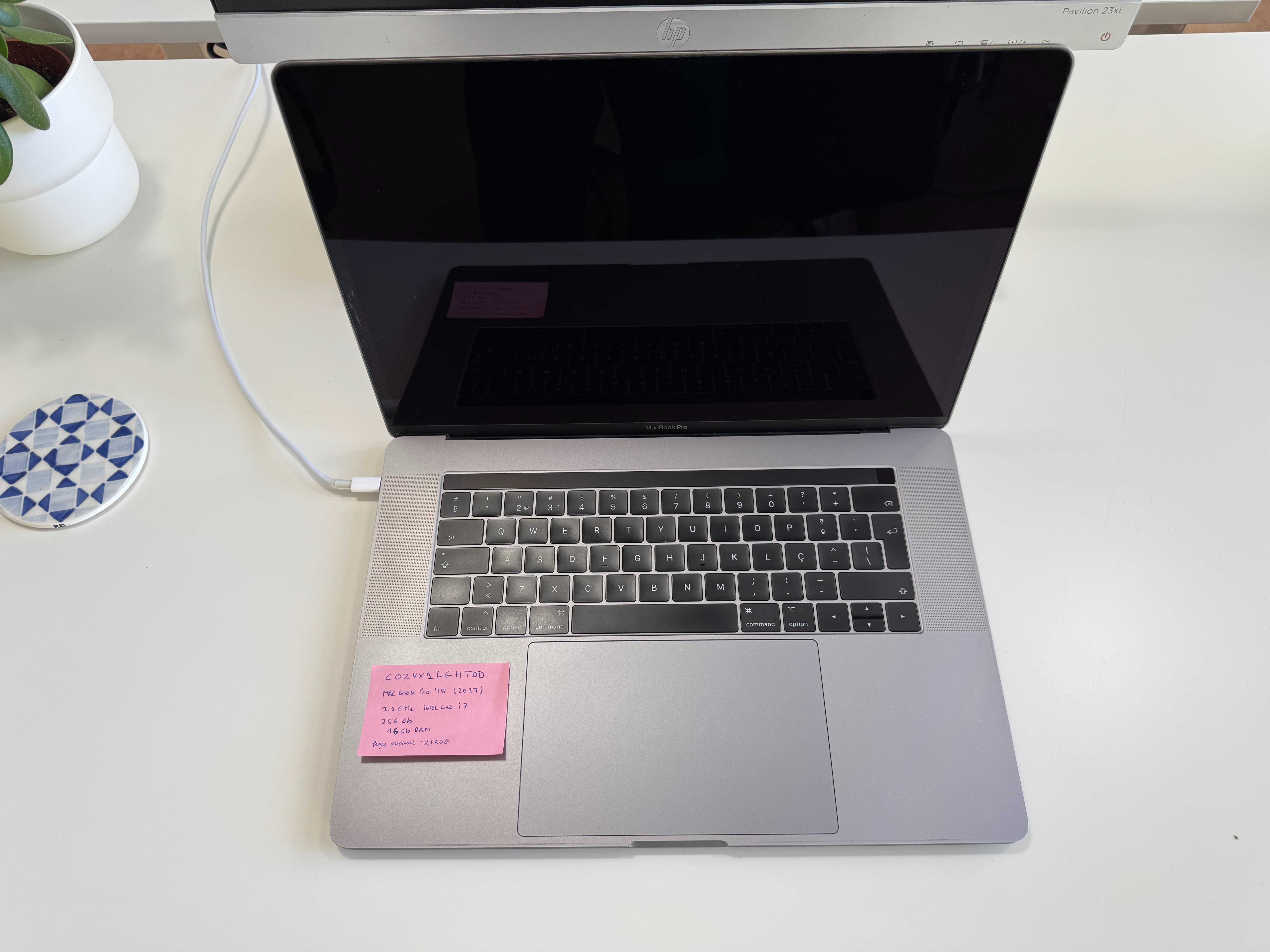 MacBook Pro 15” (2017) — Core i7 3.1 Touch Bar | 16GB RAM | 256GB