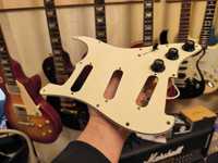 Пікгард фірмовий для Fender Stratocaster від EMG