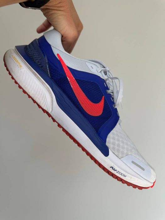 Беговые кроссовки