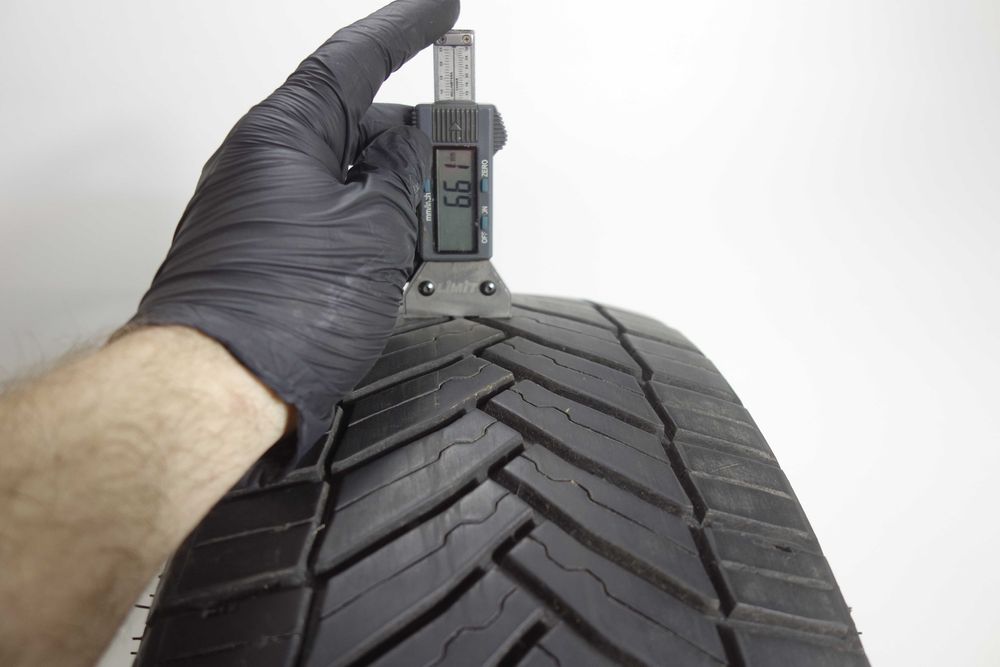 Opony całoroczne 215/60/17C - MICHELIN Agilis Cross Climate