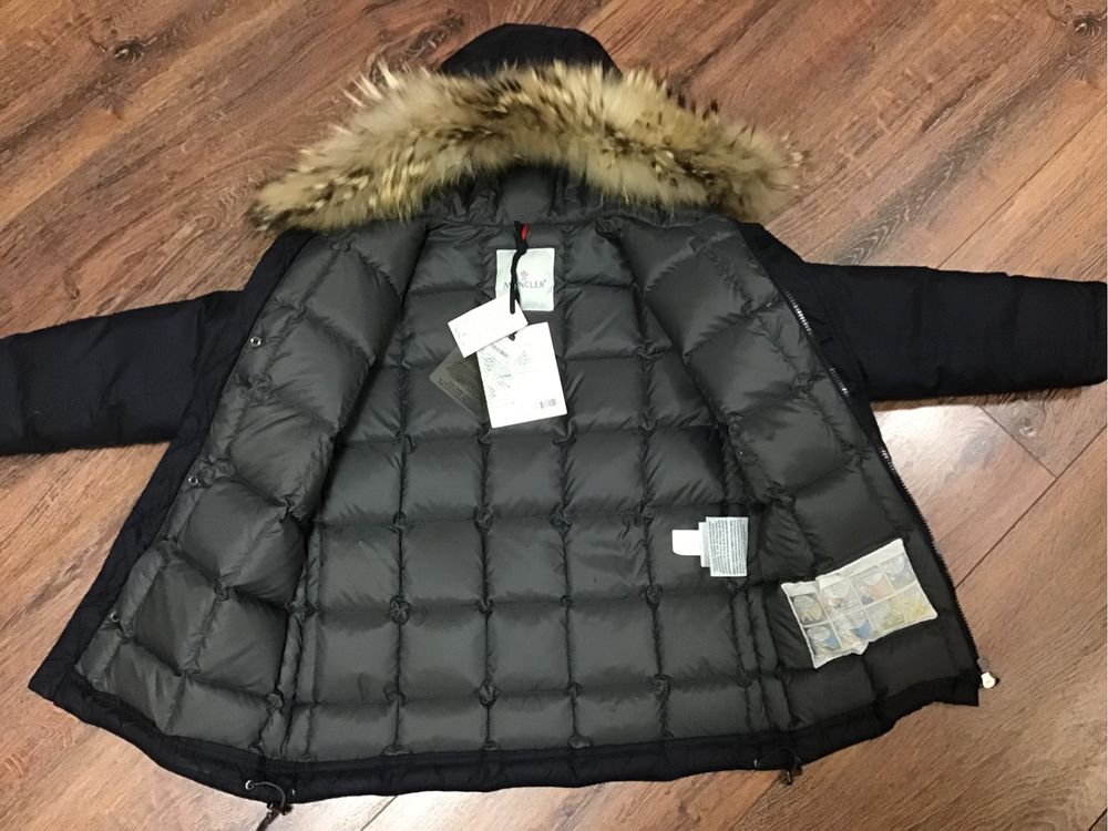 Пуховик Moncler р. 134