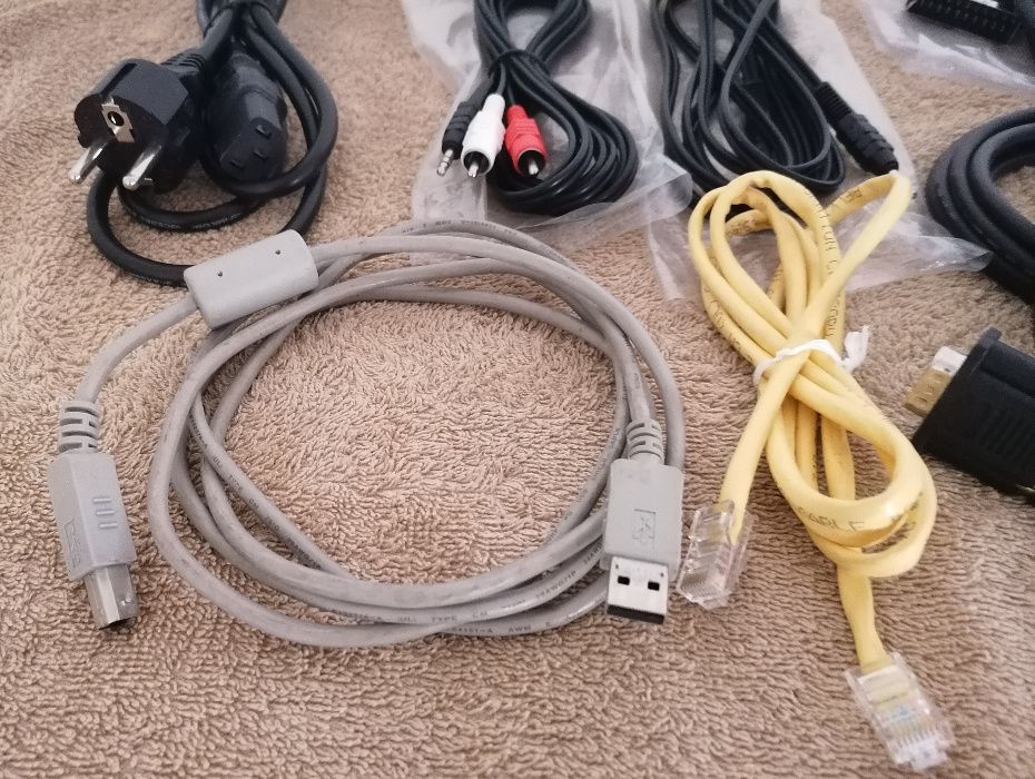 Cabos diversos uteis, ac,audio,skart,usb,vga (8 un)
