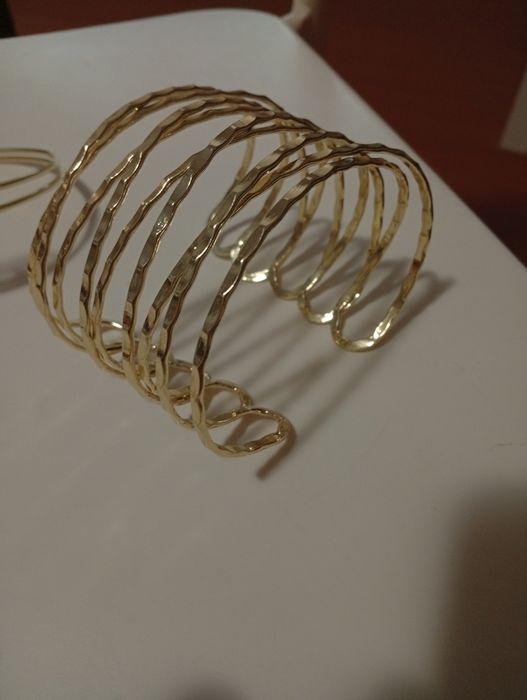 5 pulseiras/braçadeiras douradas bijuterias