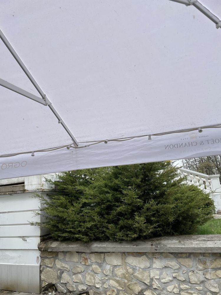 Parasol bialy kwadrat z girlandami 5x5
