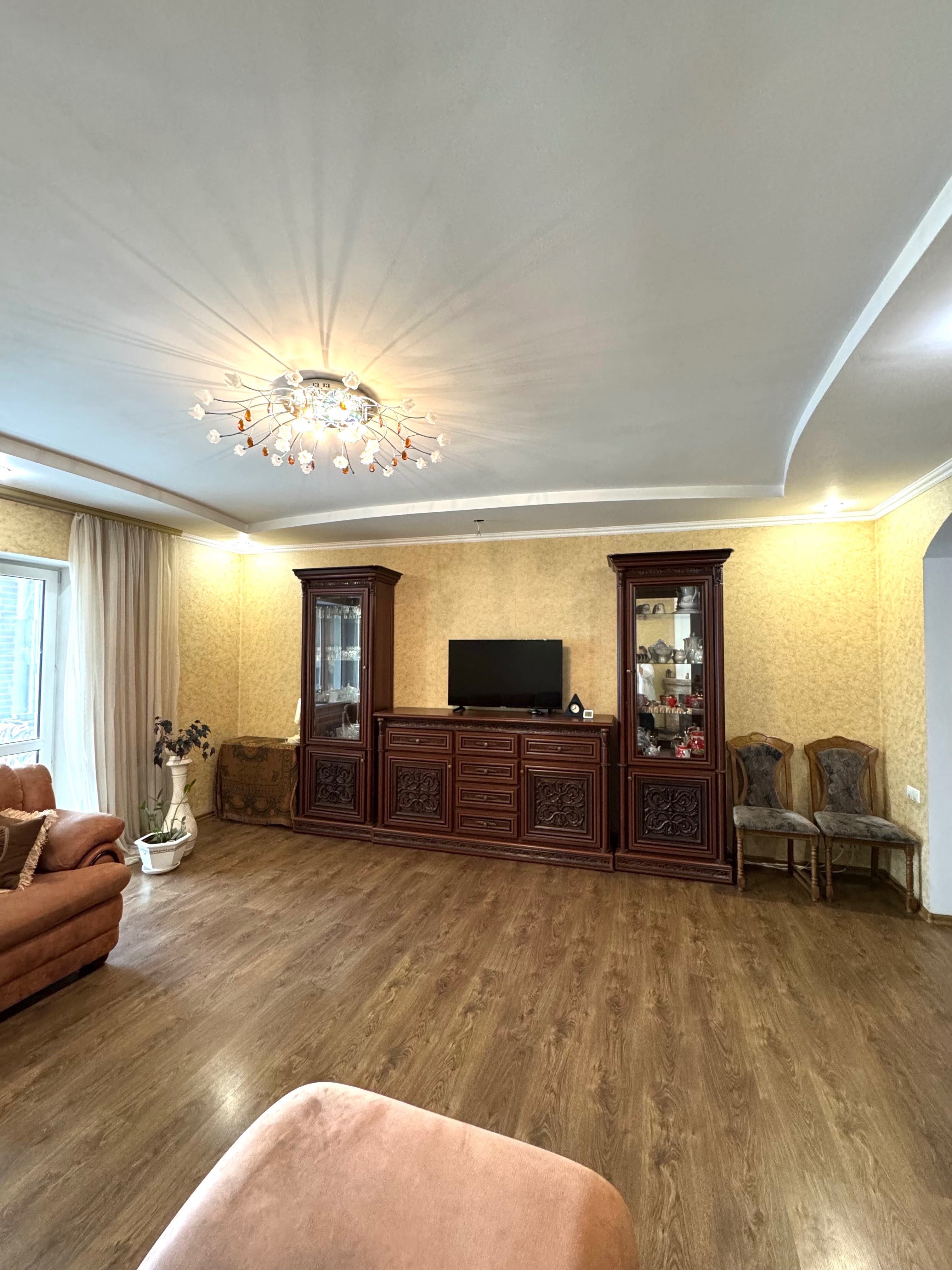 Продам будинок на початку Роменськой, є - відновлення приймаємо