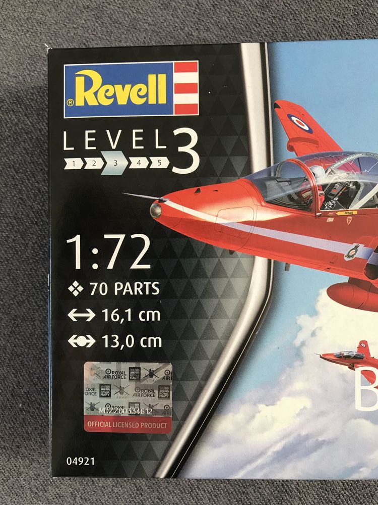 Model do sklejania Revell 04921 BAe Hawk T.1 Red Artows