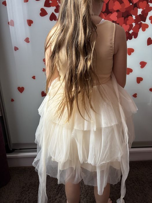 Продам плаття для дівчинки