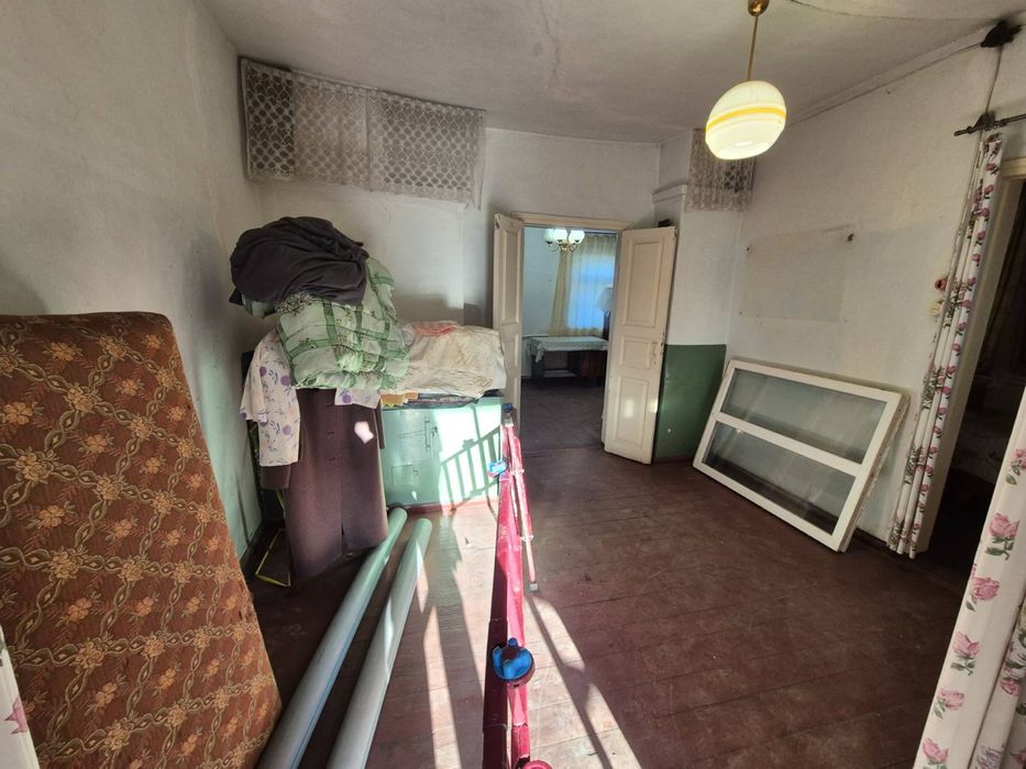 Продам пів Будинку.Школьний 52 кв.м окреме подвірʼя