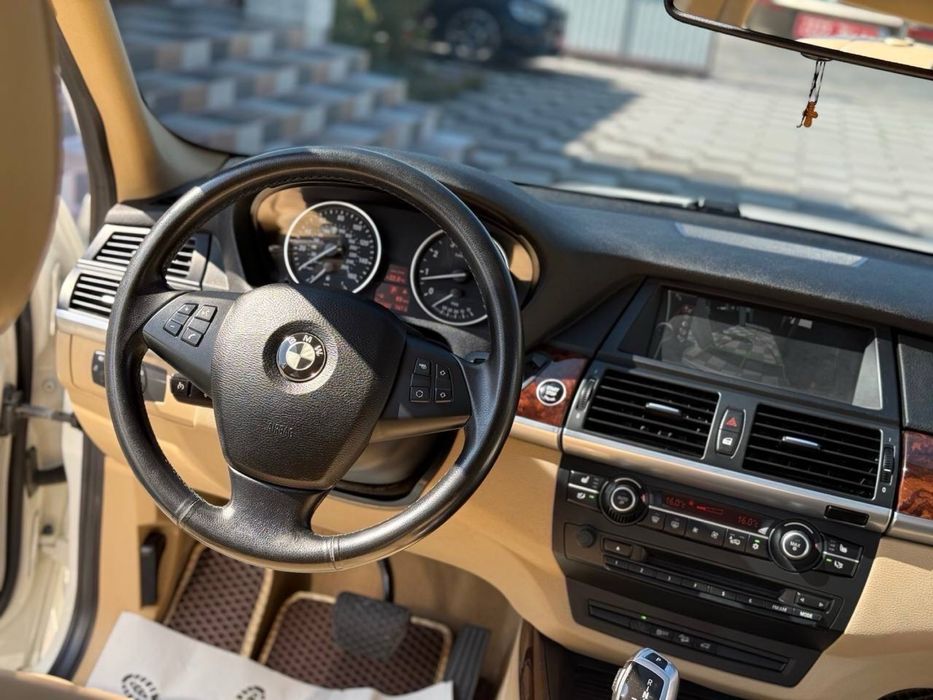 Продам BMW X5 e70  2012 року