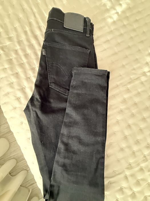 Джинси Levi's чорні жіночі оригінальні